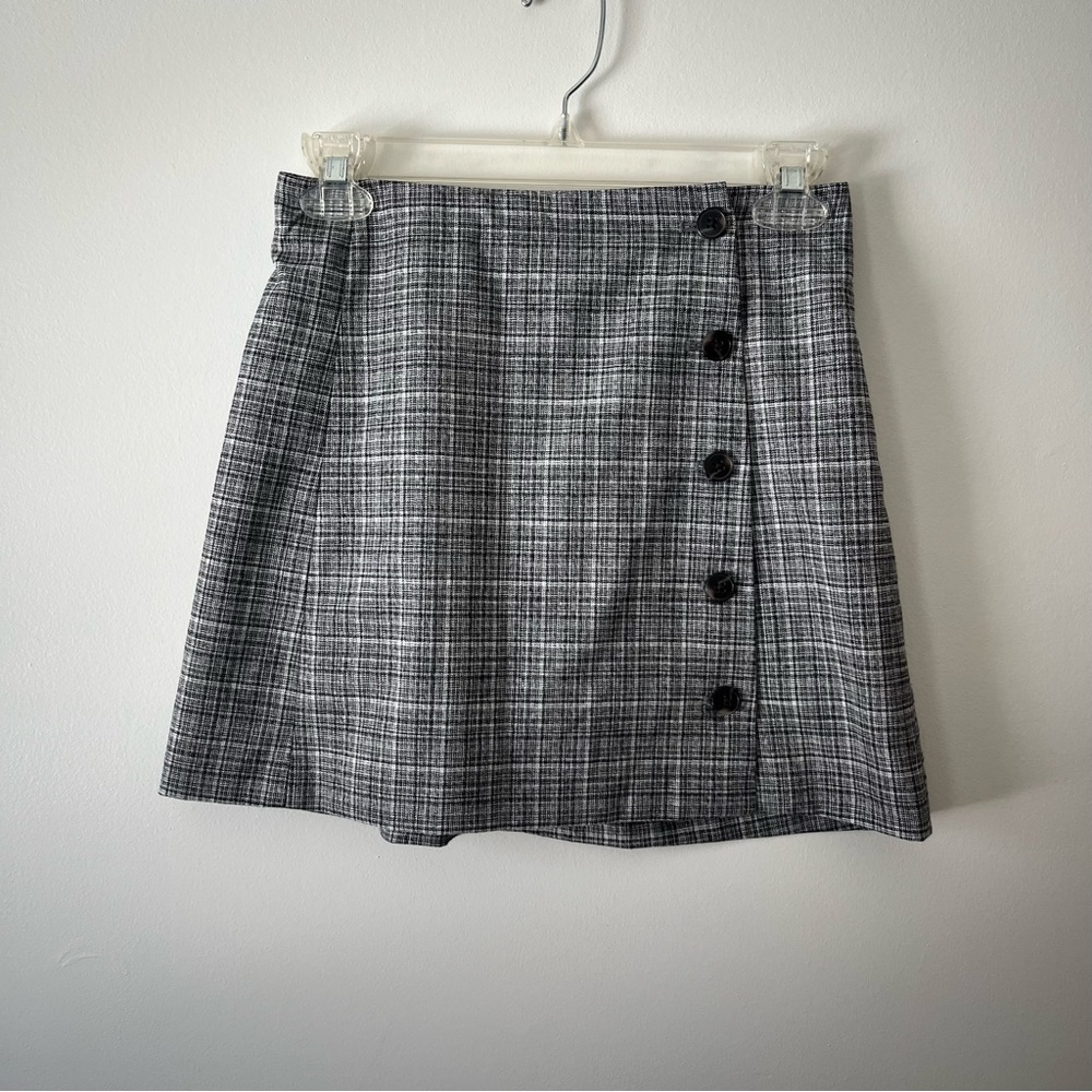 Aritzia Black and Gray Plaid Mini Skirt